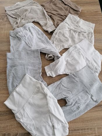 lot x8 pantalons  léger 1 mois