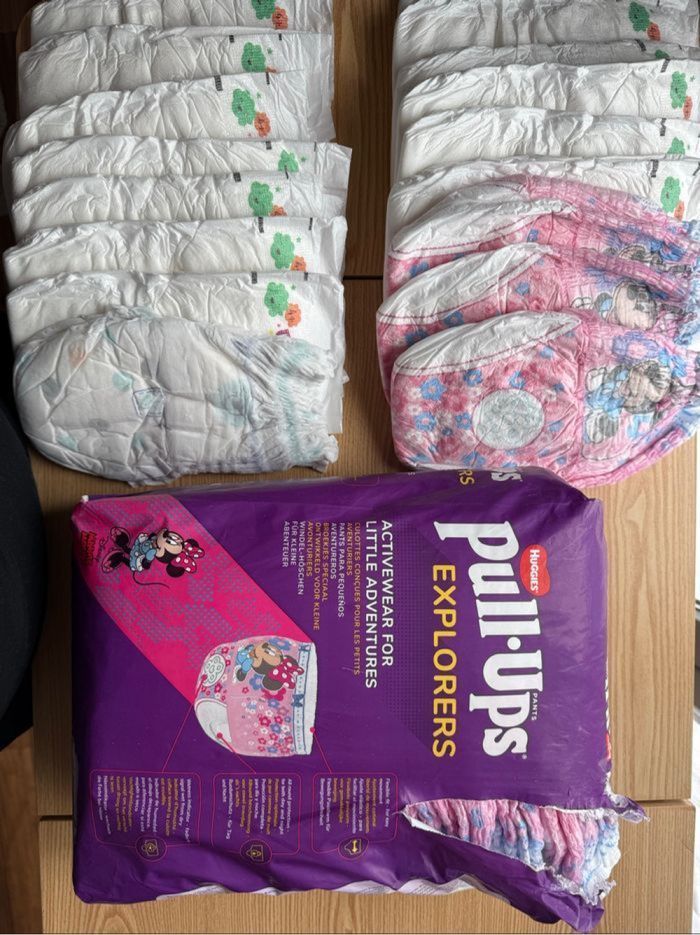 Couches Huggies
