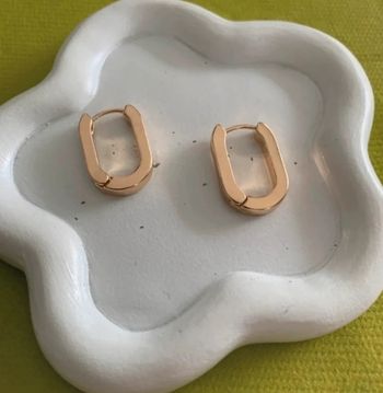 Boucles d’oreilles créoles géométriques dorées