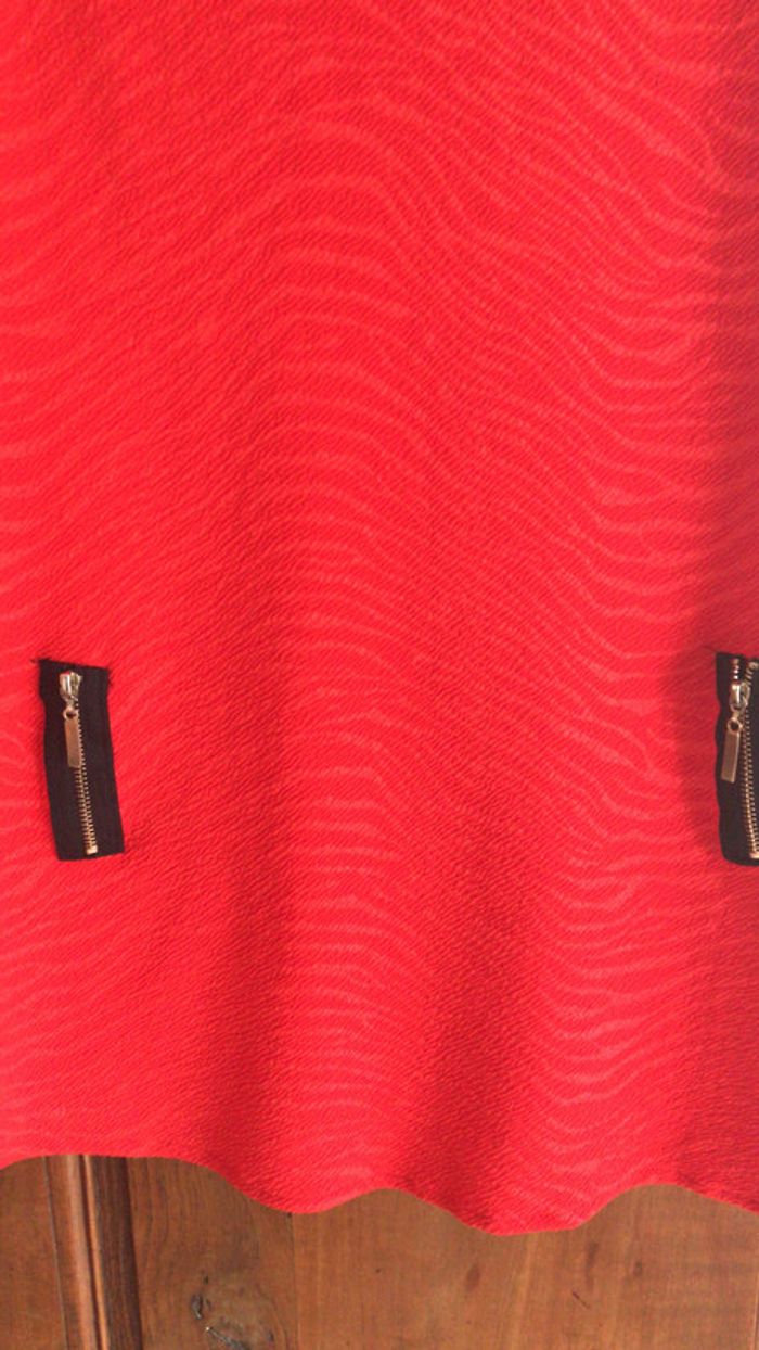 Robe rouge et noir taille 12 ans - photo numéro 2