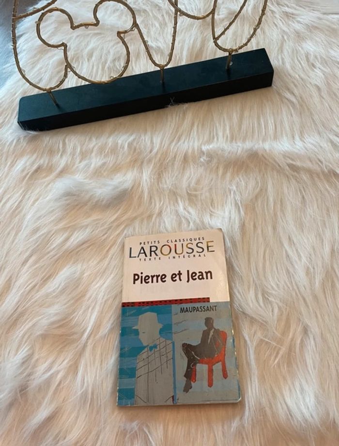 Livre pierre et jean 🥰 maupassant de chez Larousse