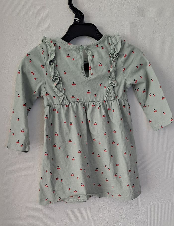 Robe avec des cerises 12 mois - photo numéro 3