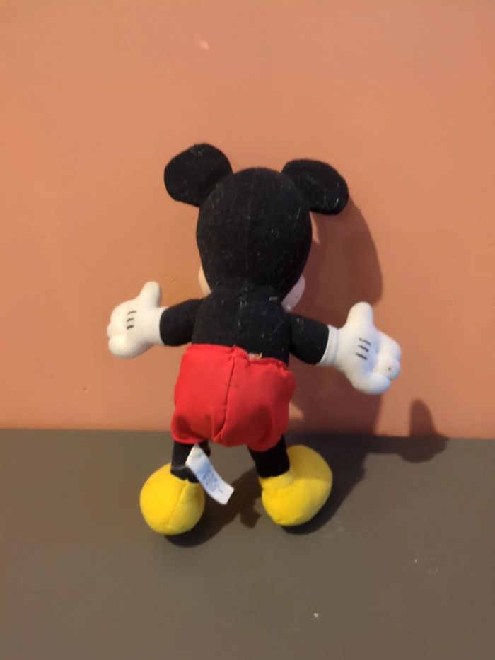Peluche Disney Mickey Mattel - photo numéro 2