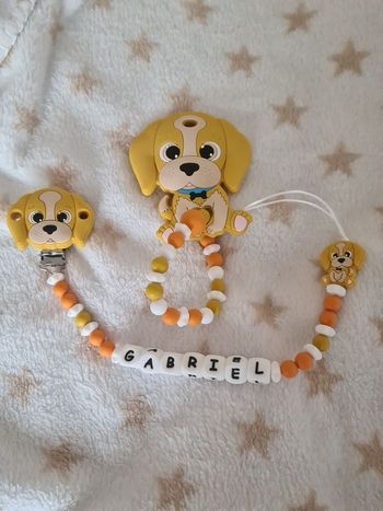 Lot attache et anneau de dentition