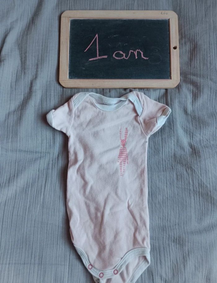 Body Petit Bateau taille 1 an en très bon état