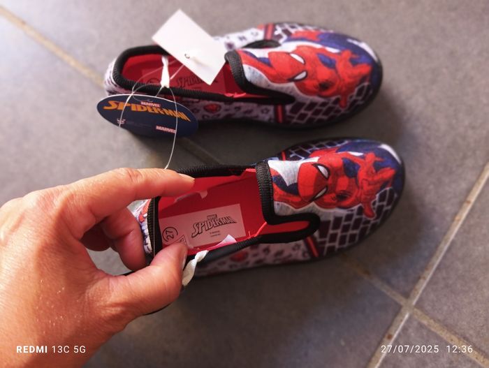 Chaussons Spiderman pointure 27 - photo numéro 3