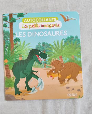 Autocollant dinosaures livre