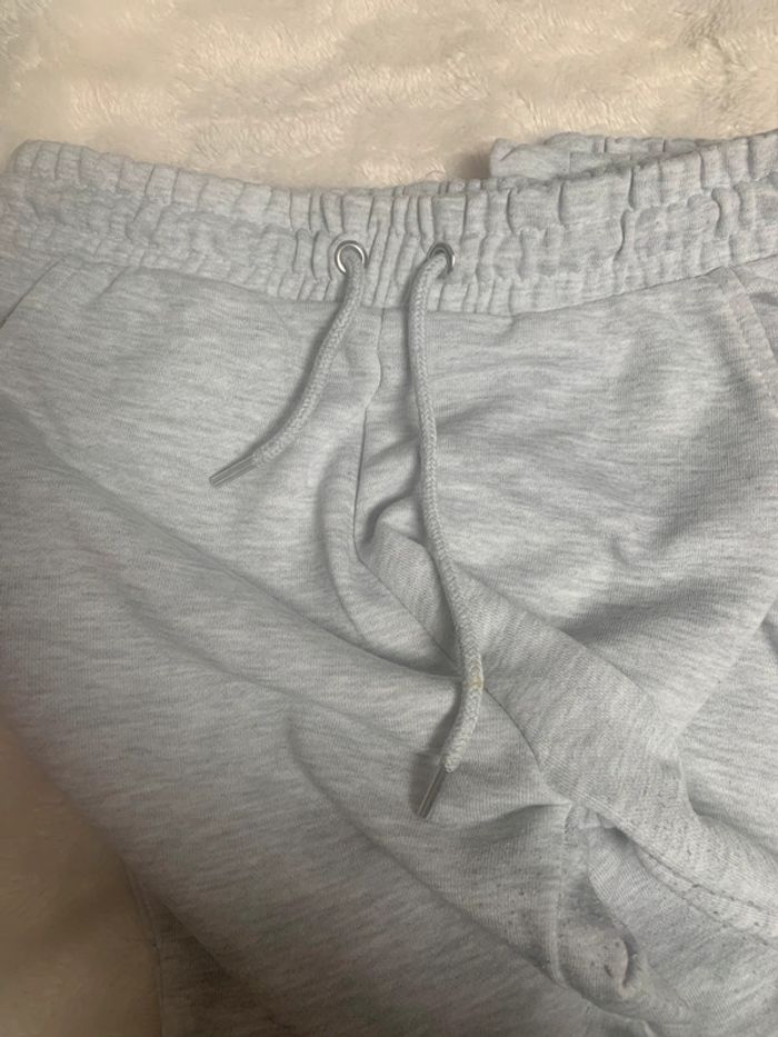 jogging gris - photo numéro 3