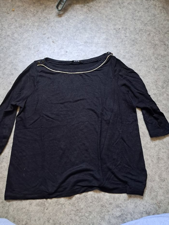 T-shirt noir simple - photo numéro 2