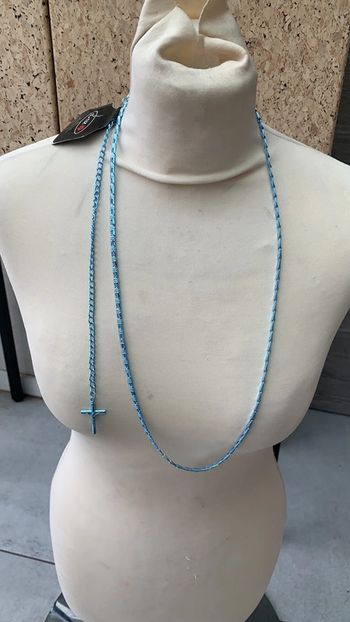 Collier sautoirs bleu métallique