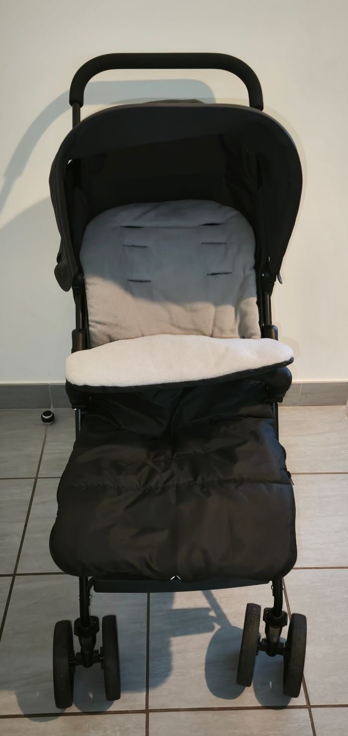 JE VENDRE  POUSSETTE - photo numéro 3
