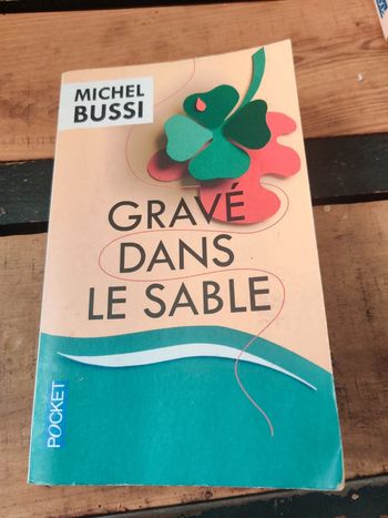Gravé dans le sable