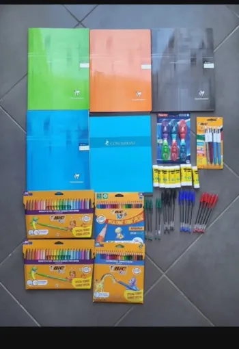 Lot fournitures scolaire