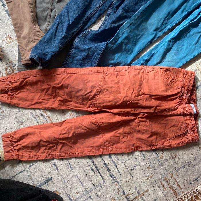 5 pantalons de 8/10 ans - photo numéro 3