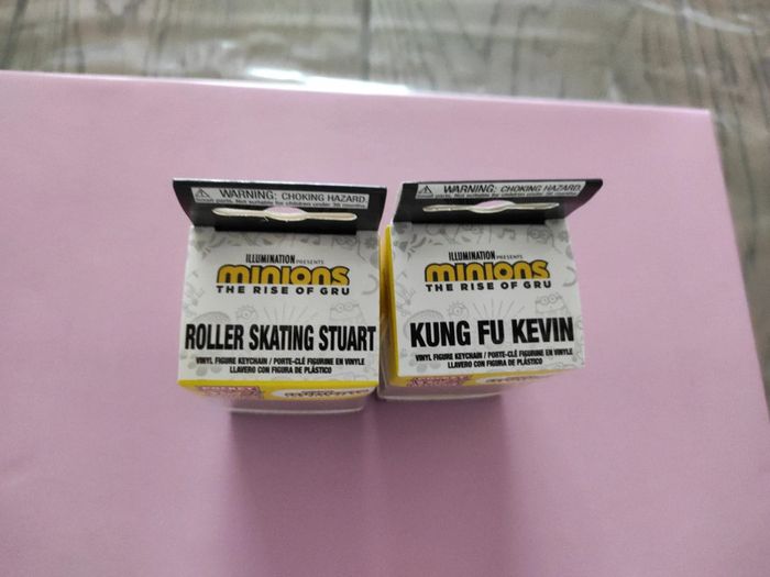 lot 2 porte-clés figurine pocket pop minions kung fu kevin & roller skating stuart - photo numéro 3
