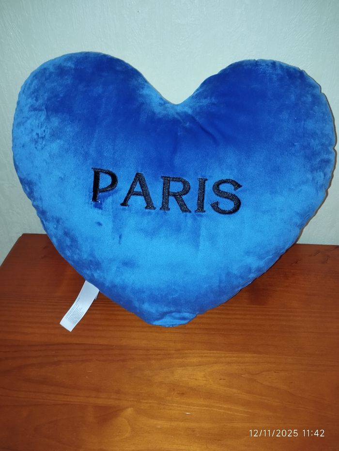 Coussin Mickey Disneyland - photo numéro 2