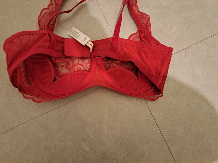 Soutien-gorge - photo numéro 2