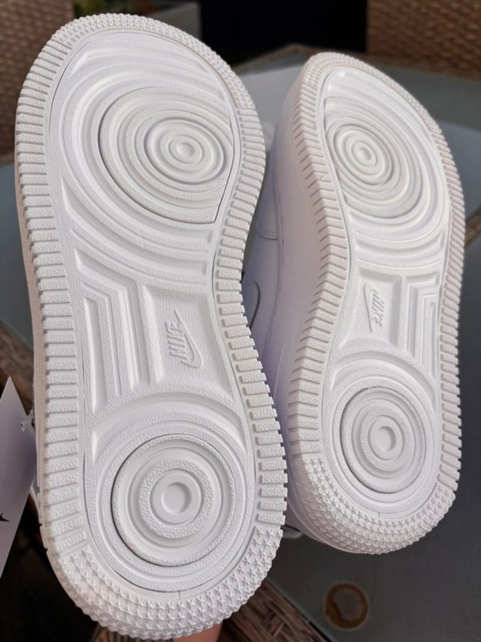 Nike Air Force 1 P.37,5 Neuves unisex - photo numéro 8