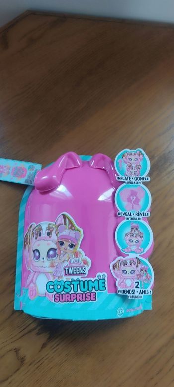 Poupée lol tweens costume surprise neuve