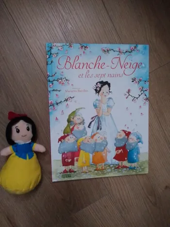 Livre blanche neige et les sept nains