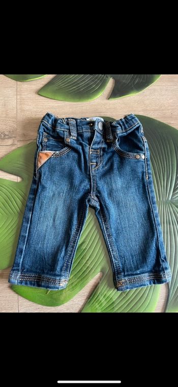 Lot de 3 jeans taille 3 mois