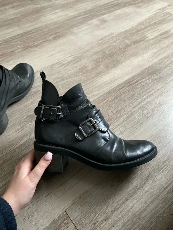 Boots en cuir à sangles noires - photo numéro 5
