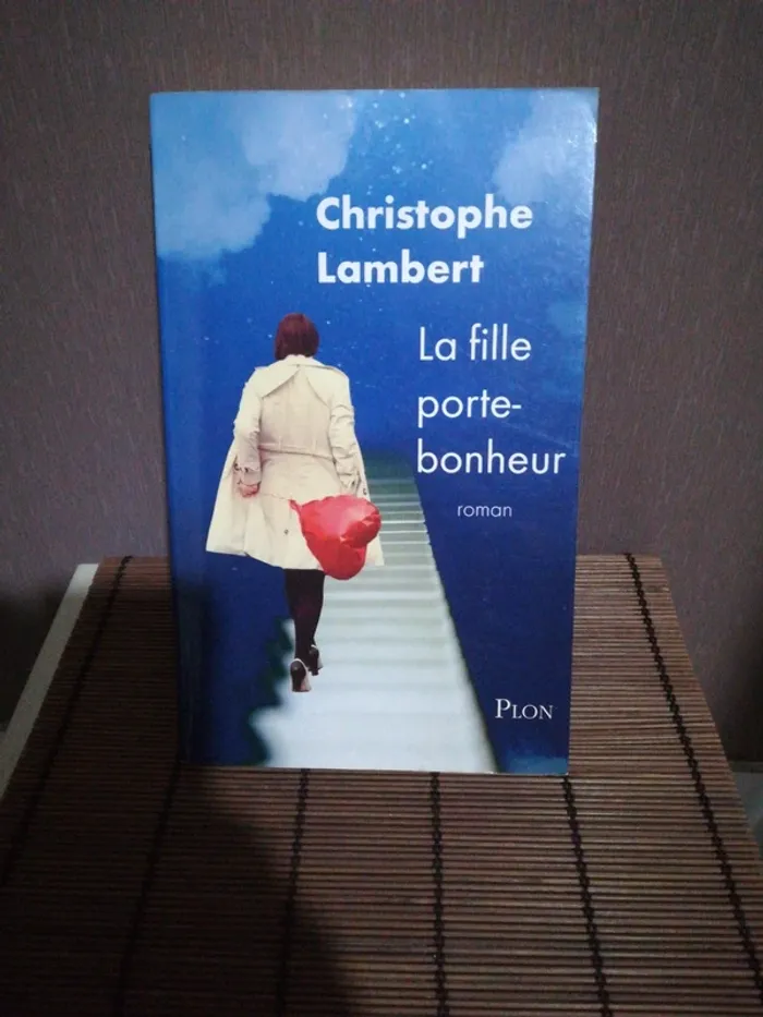 La fille porte bonheur