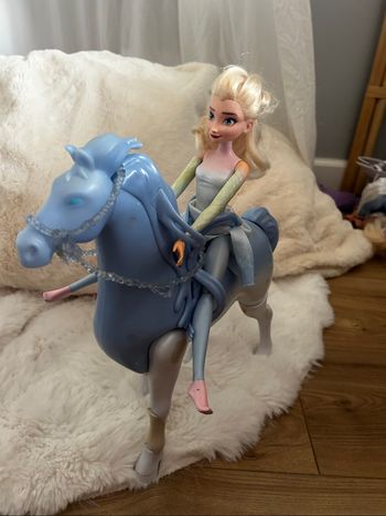 Elsa et son cheval nokk