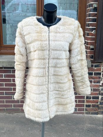 🧥 Veste fausse fourrure beige – BludelSe – M/L (38/40)