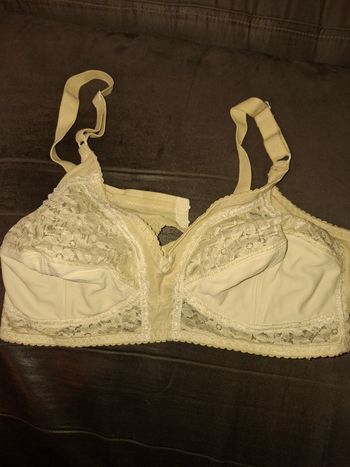 Soutien-gorge blanc emboîtant – Sans armatures – Taille 110C