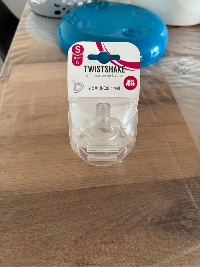 Tétine s twistshake neuve