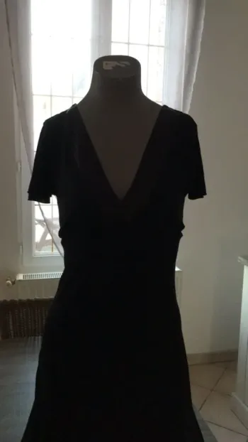 Robe noire col et noeud satin