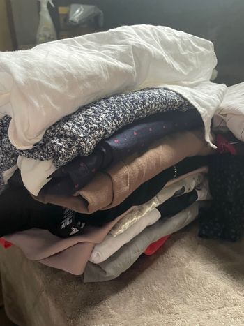 Lot de 52 articles revendeur du 40 au 52 toutes saisons 