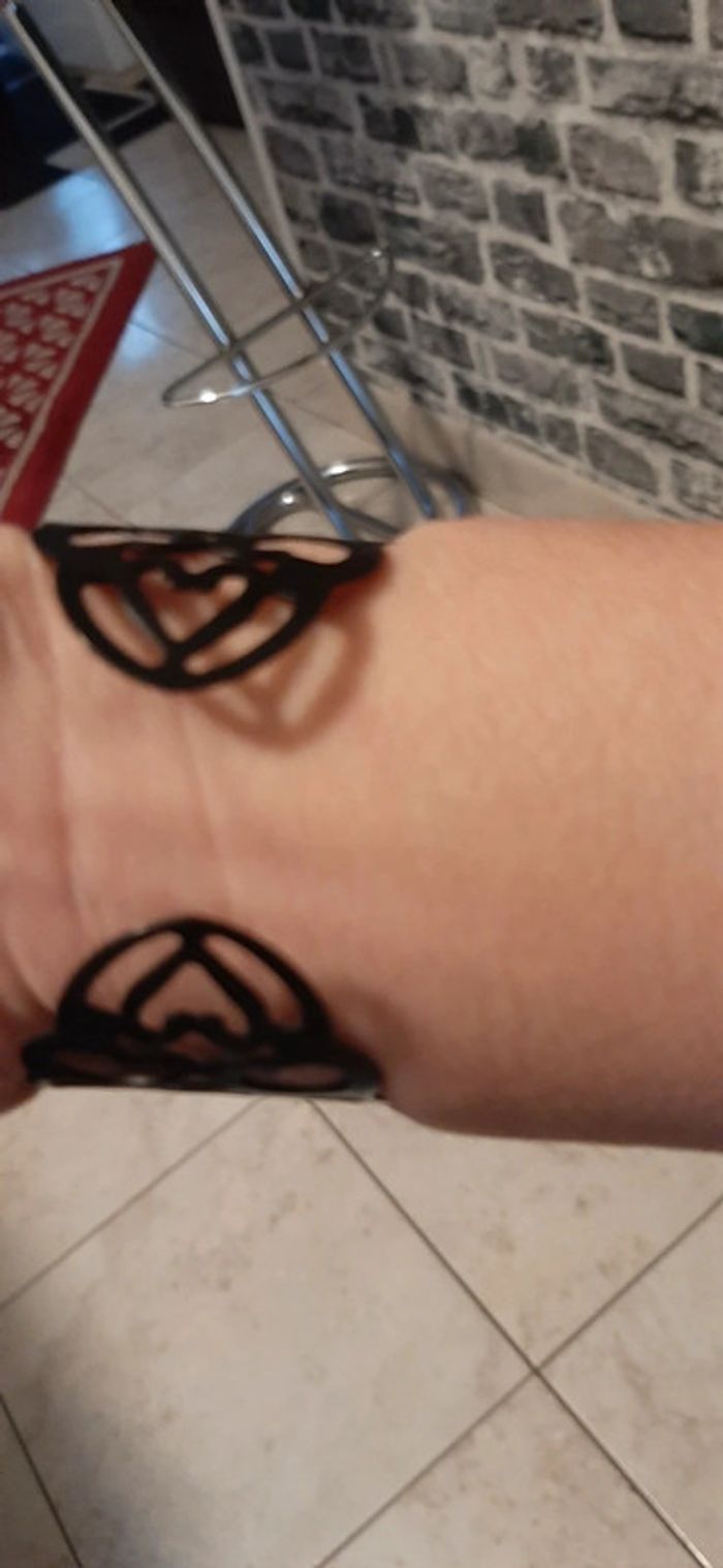 Manchette femme - photo numéro 5