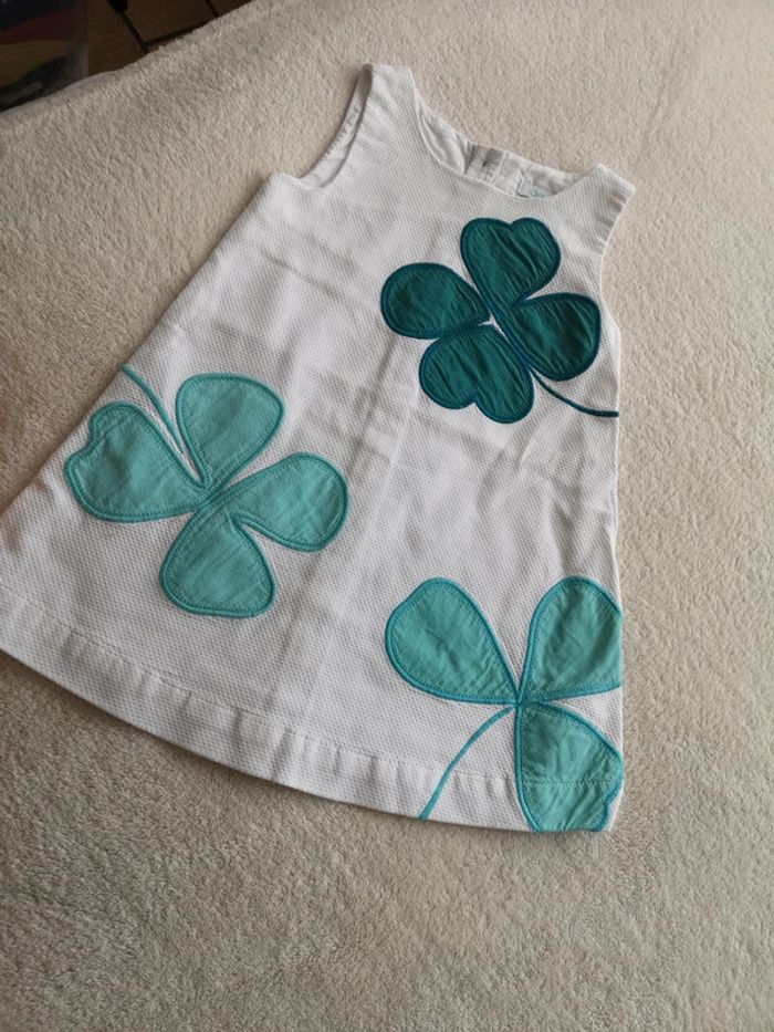 Robe blanche et fleurs 18 mois - photo numéro 2