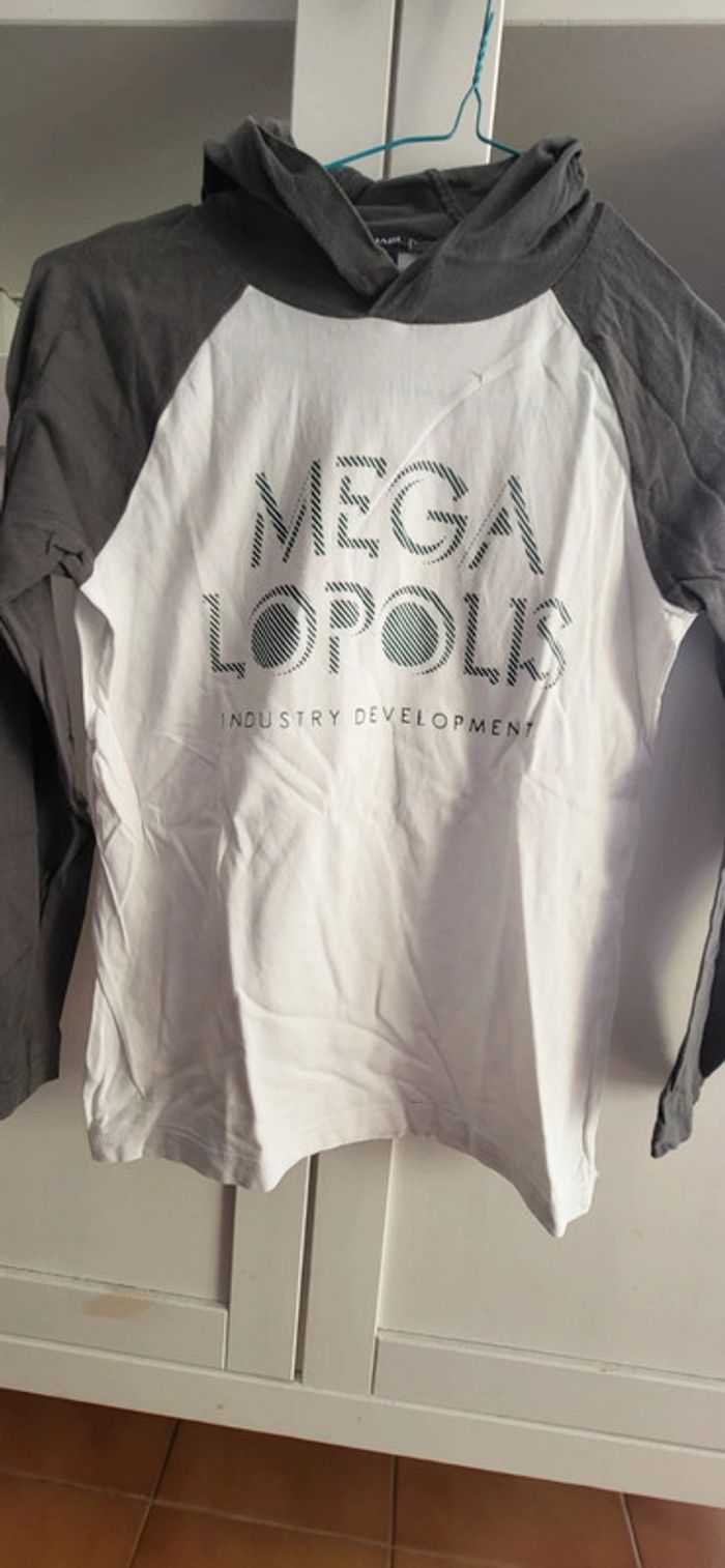 T shirt à capuche 10 ans - photo numéro 2