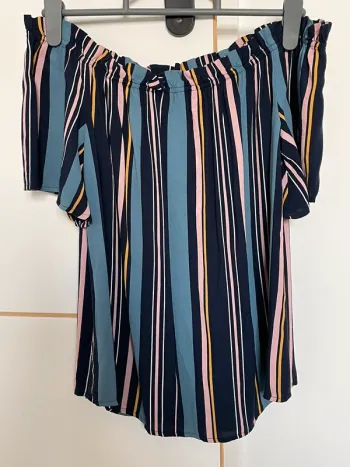 Blouse à col bardot