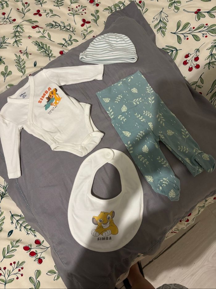 Ensemble Disney neuf - naissance - garçon