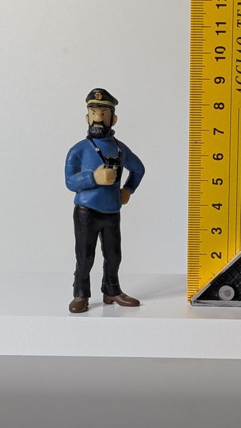 [Moulinsart] Capitaine Haddock avec jumelle