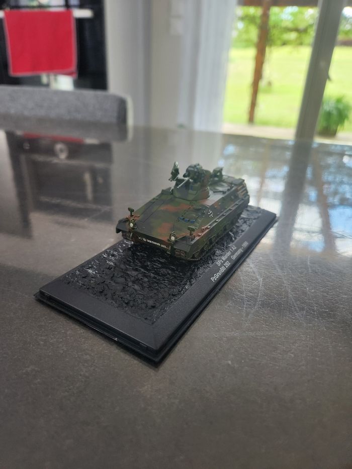 Véhicule militaire miniature - photo numéro 3