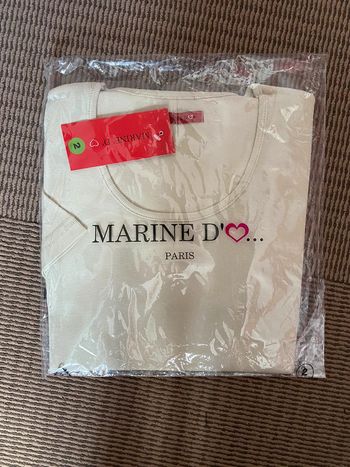 Tee shirt vert pale marque marine d’amour taille 2
