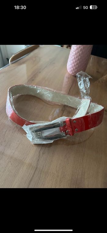 Ceinture simili cuir rouge strass