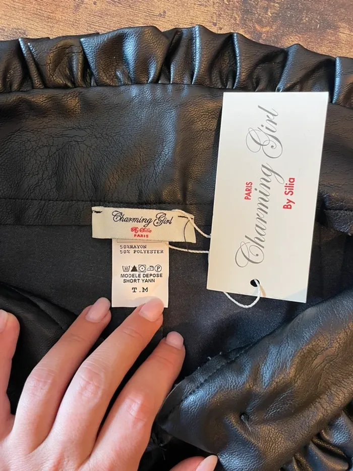 Short en cuir noir - photo numéro 5