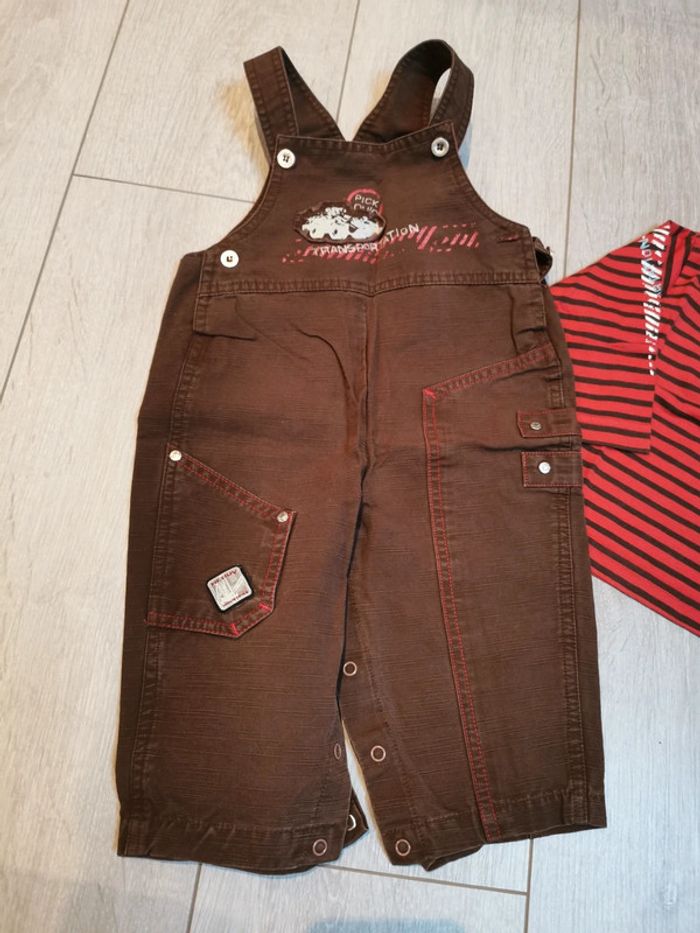 Salopette et tee shirt - photo numéro 2