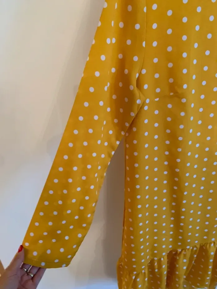 Robe légère légèrement oversize taille M/L - photo numéro 3