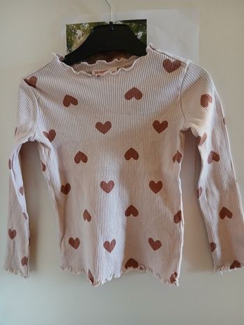 T shirt beige rosé en maile côtelée