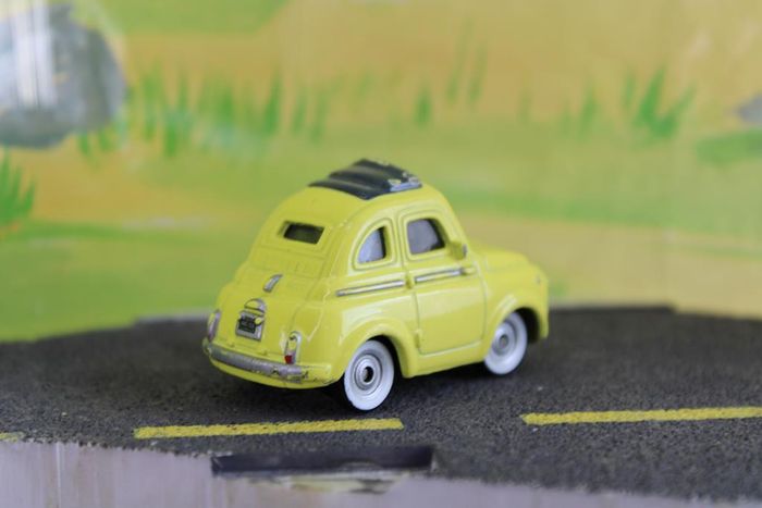 Disney Pixar cars Luigi - photo numéro 5
