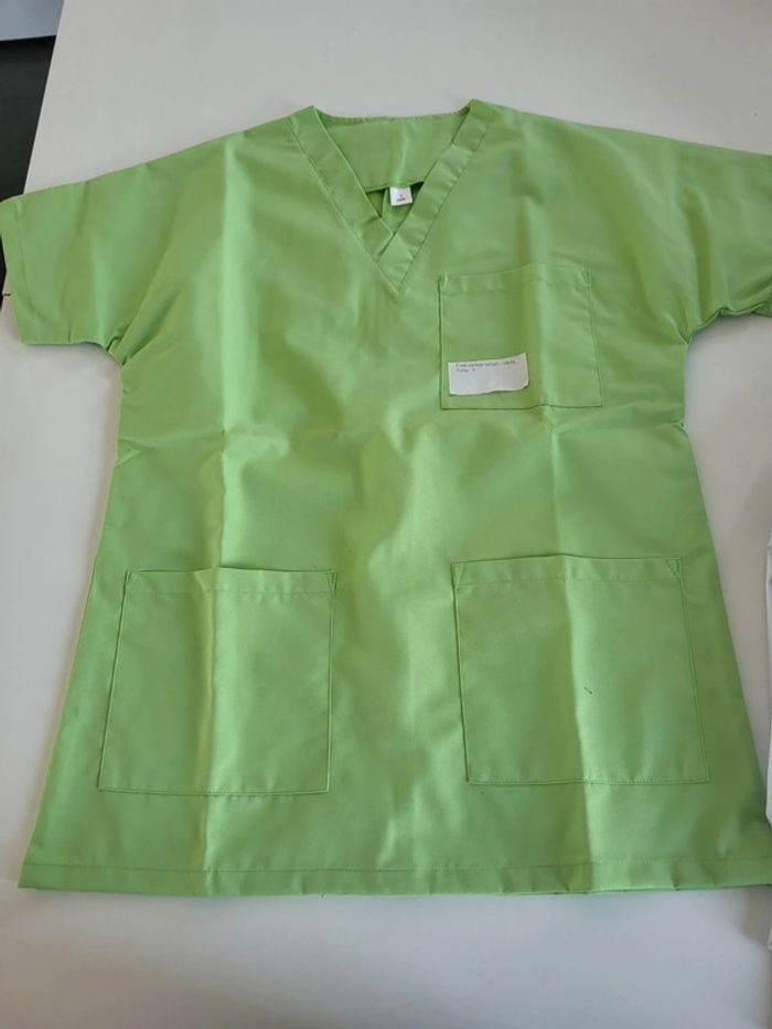Blouse médicale + pantalon pour infirmière aide soignant en S neuf 🏷 - photo numéro 2