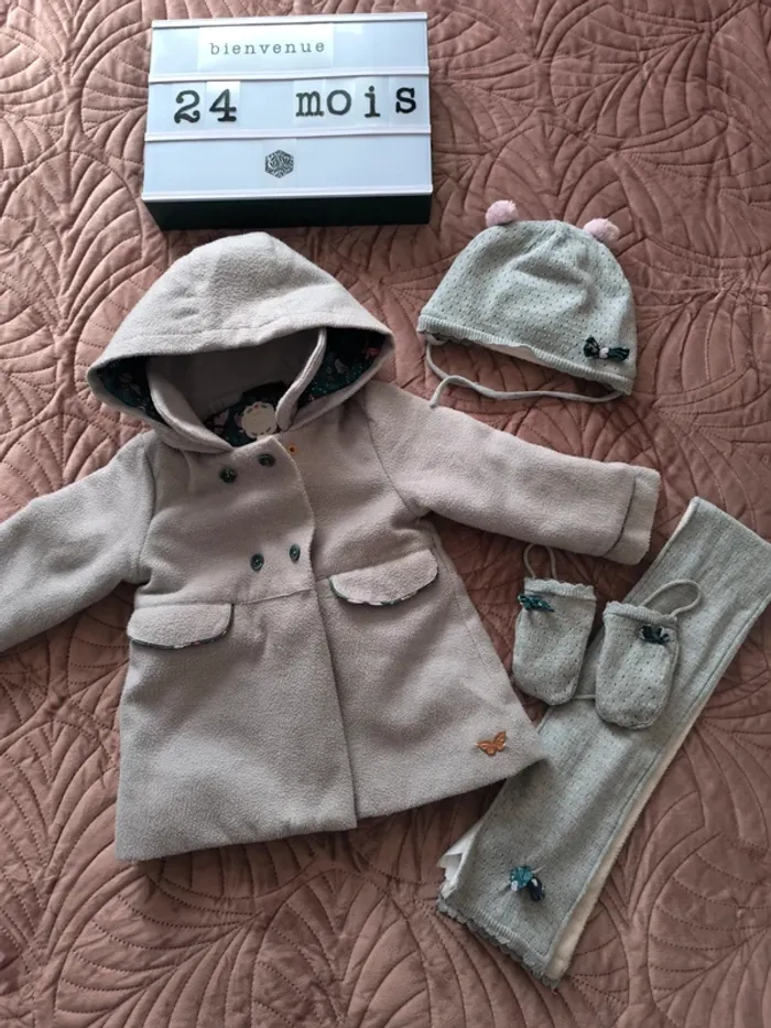 Manteau avec bonnet gants et echarpe sergent major 24 mois