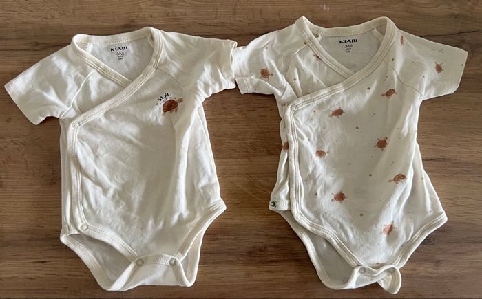 Lot de 2 bodies croisés